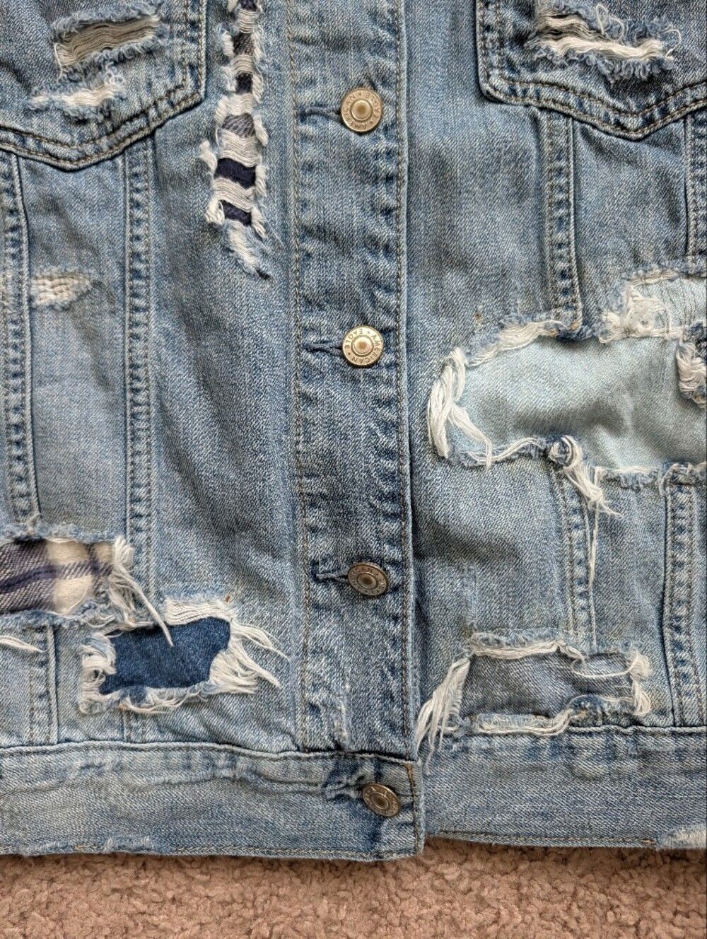 American Eagle Mens Light Wash Blue Destroyed Distress Denim Jacket Size Medium - Picture 8 of 11